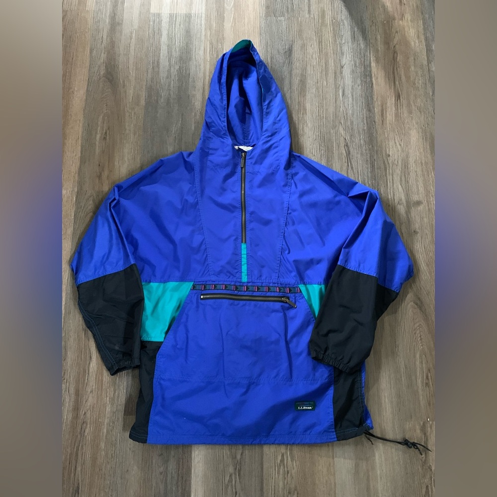 Men’s Vintage Large L.L.Bean windbreaker. Excellent condition. Blue/green/purple